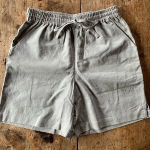 Women’s Linen blend shorts NWT